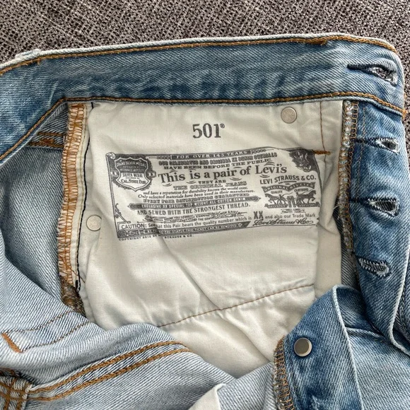 Levi’s Distressed Light Blue Denim Shorts - Picture 4 of 6